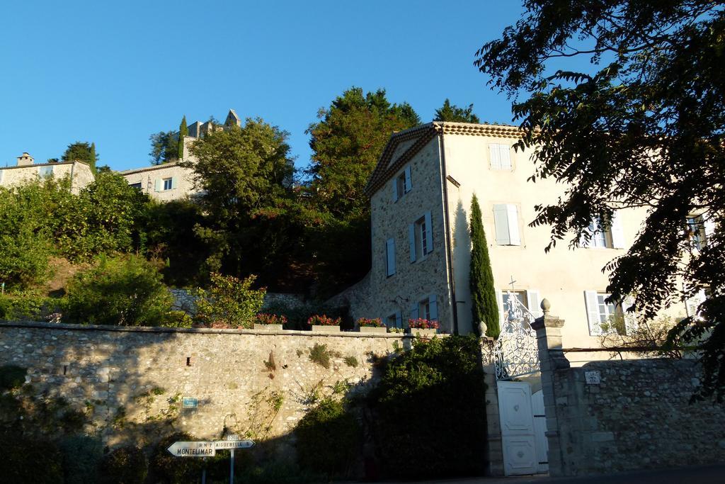 Le Seminaire Bed & Breakfast Roussas Bagian luar foto
